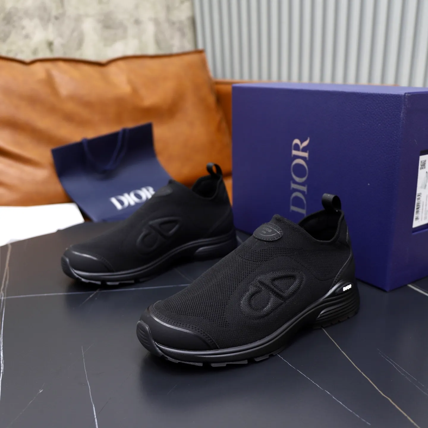 Men's shoes: 520💰Dior Dior B30 latest hot model shipped, original 1:1 manufacturing ▪️ Fabric: Original custom fly woven ▪️ Lining: Imported breathable mesh ▪️ Sole: Original molded non-slip outsole ▪️ Size: 38-46 (45, 46 custom-made, non-refundable)